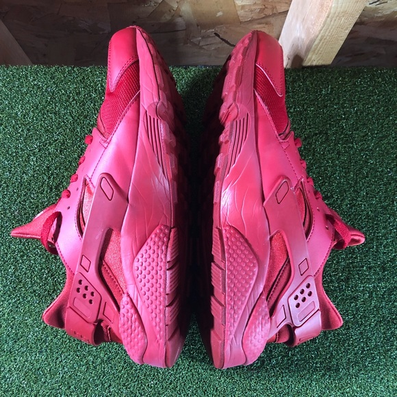 Nike Air Huarache Varsity Triple Red Sneakers Men’s 13 - Picture 8 of 12